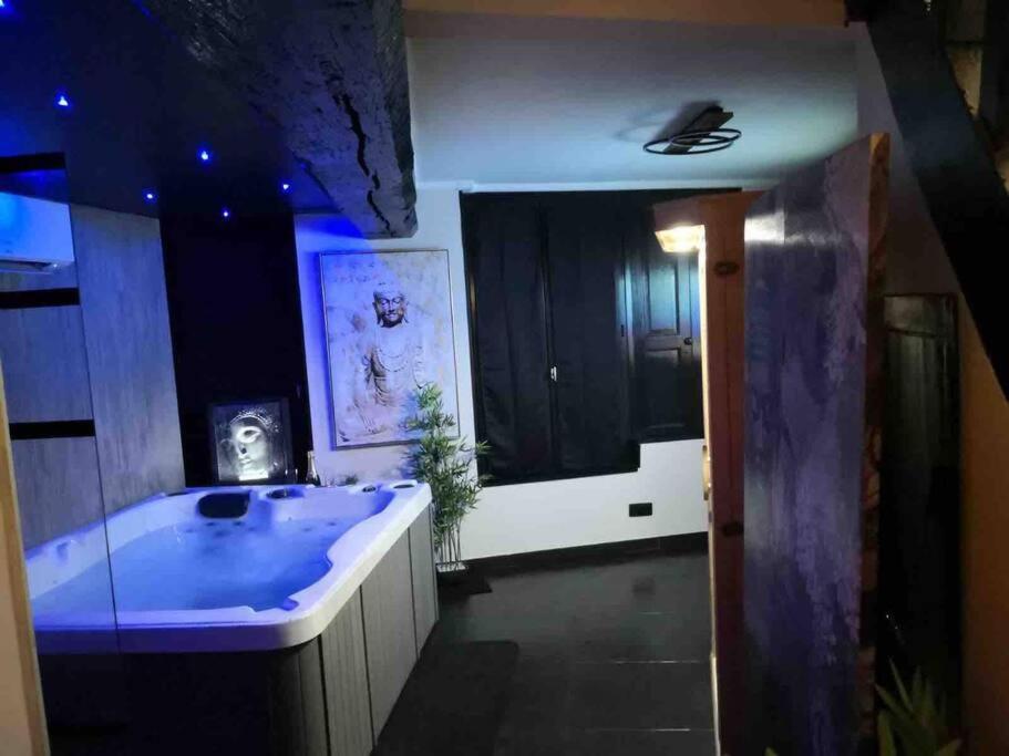 Loveroom La Parenthese D 'Оксер Екстериор снимка