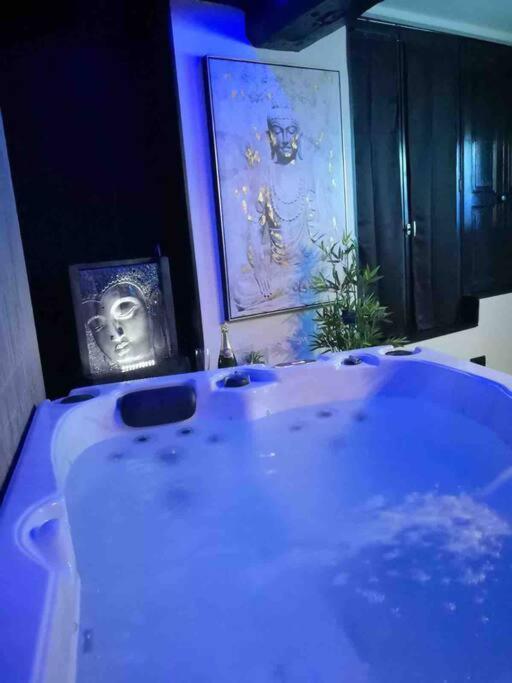 Loveroom La Parenthese D 'Оксер Екстериор снимка